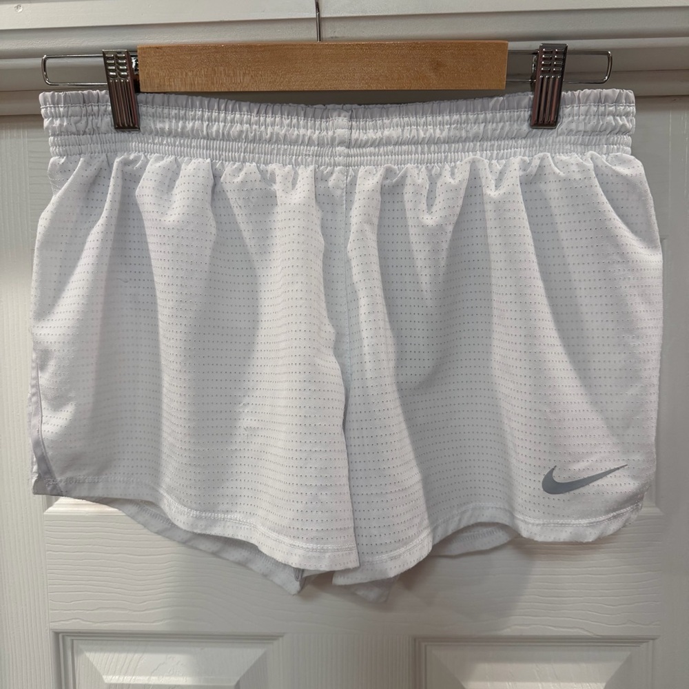 Nike DriFit Women’s Lined Mesh Running Shorts Size M White W Contrasting Trim